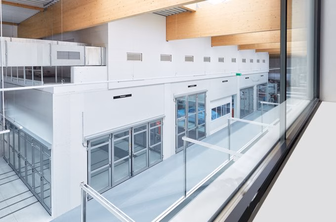 SEHON Hightech-Lackieranlagen kundenindividuell Moderner Karosserie- und Lackierbetrieb